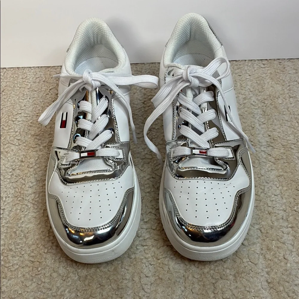 Tommy Hilfiger Women's Twigye Lace-Up White and Silver Sneakers